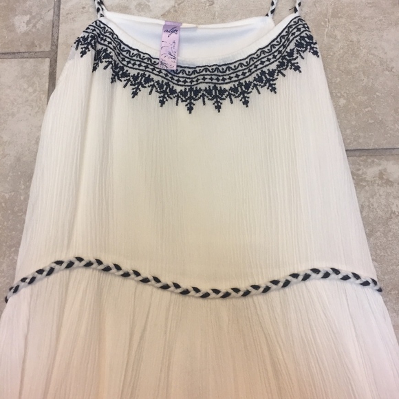 NWOT Francesca's Flowy Dress - Picture 2 of 4